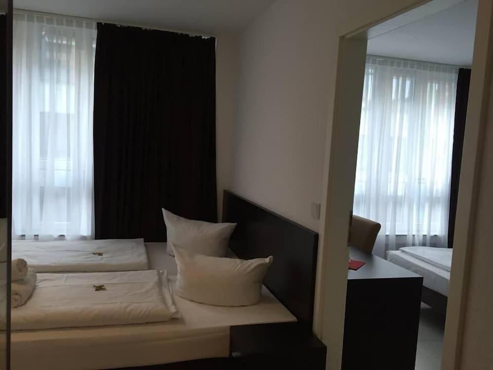 Mosel Hotel Frankfurt pe Main Exterior foto
